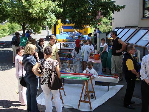 g8